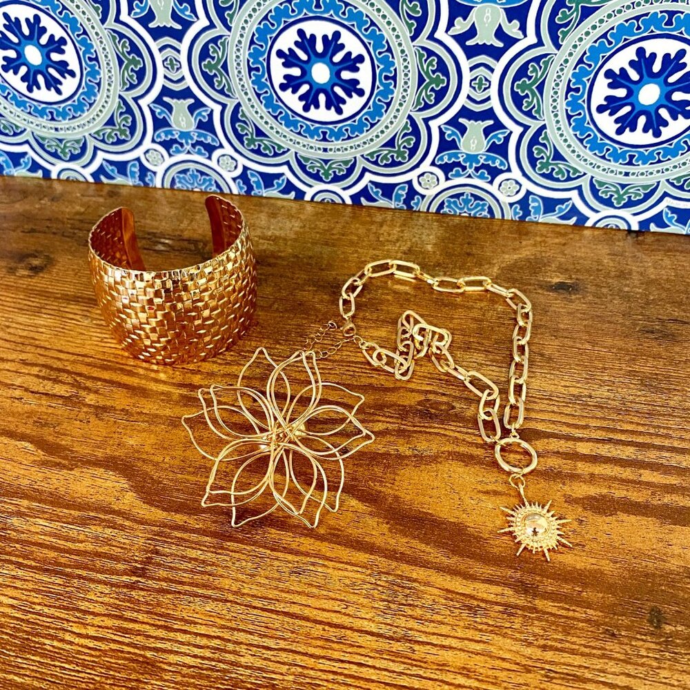 Gold Sun Pendant With Link Chain Retro Cuff Large Framed Flower Ring